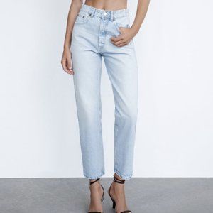 Zara Light Wash Straight Leg High Rise Mom Jeans 6 28in